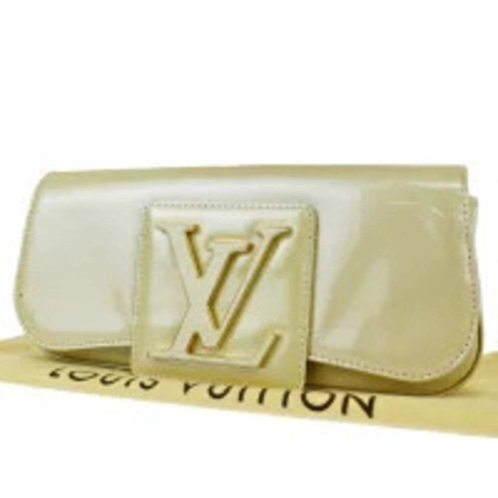 Louis Vuitton Pochette Soby Clutch Bag Monogram Vernis Blanc White Corail
